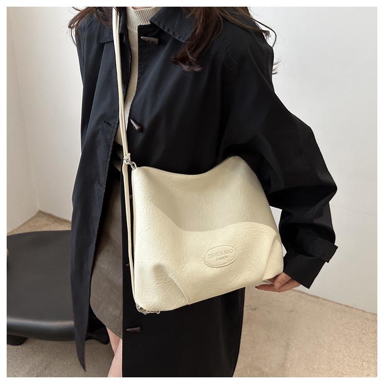 Large Capacity Vintage Style Faux Leather Bucket Bag Simple Solid Color Commuter Shoulder Crossbody Bag