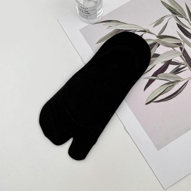 1 Pair Short Split Toe Tabi Socks Summer Thin Cotton Two Toe Socks Women Non-Slip Boat Socks Soft Breathable Invisible Hosiery