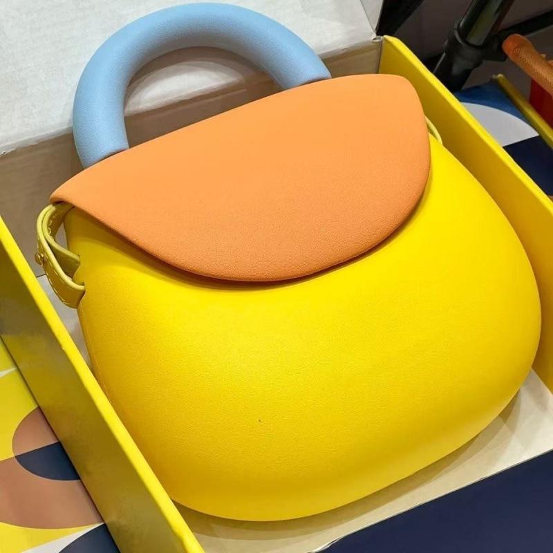

Sweet Gourd Handbag: Cute, Waterproof, Dirt-Resistant Crossbody for Students