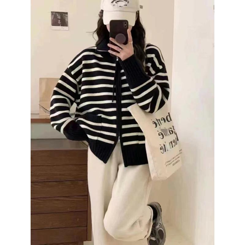 

Retro lapel striped double zipper knitted cardigan women s autumn and winter new loose versatile and thin sweater jacket Average size чёрный