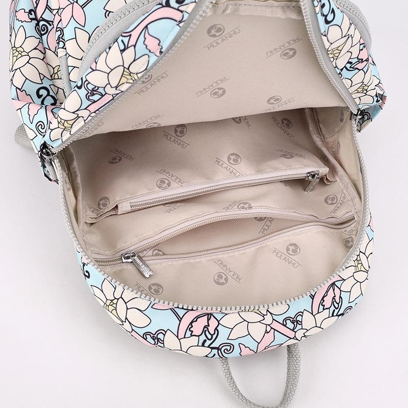 Trendy and Fashionable Women's Backpack Medium and Old Mother Travel Small Schoolbag Nylon Casual Women's Backpack
