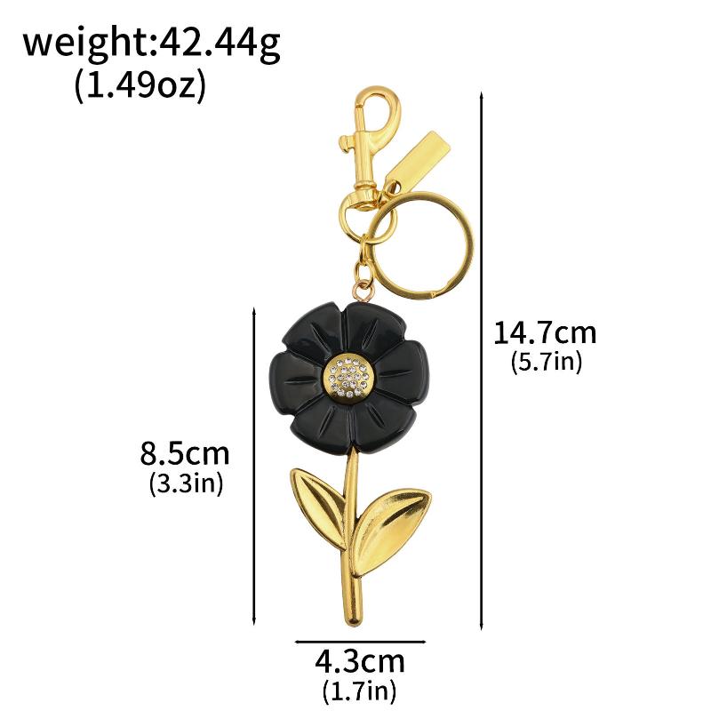 Exquisite Keychain Pretty Creative Key Chain Pendant Multifunctional Purse Charm For Women