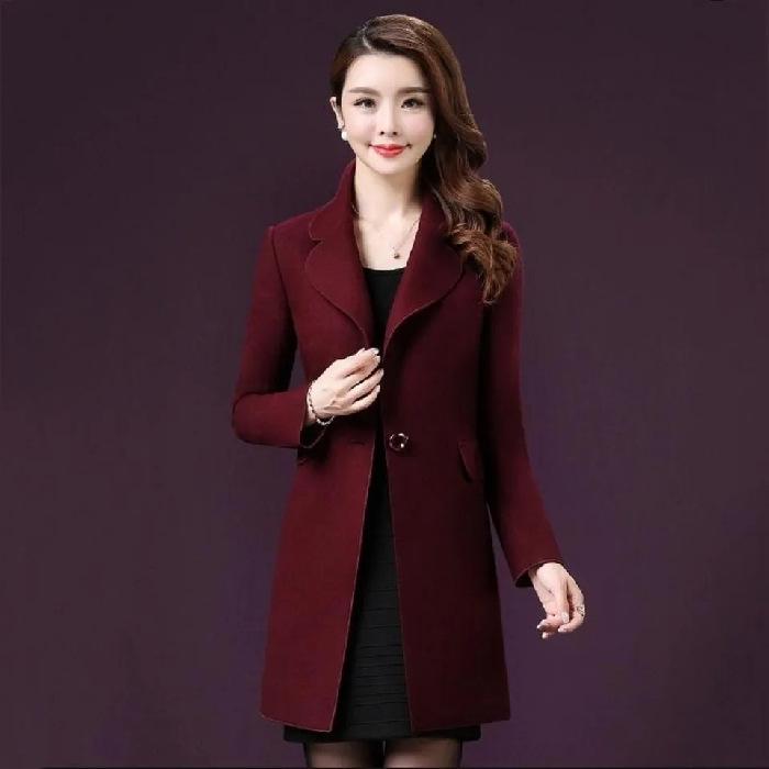 2025 Autumn/Winter Elegant Mid-Length Woolen Coat for Mothers - Fashionable, Waist-Cinched Design for Women