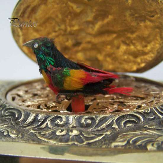 Timeless Vintage Style Decor Automatic Pop Up Bird Music Box with Mechanical Singing Bird, Gold Alloy Artistic Embossed Metal Craft Jewelry Featuring