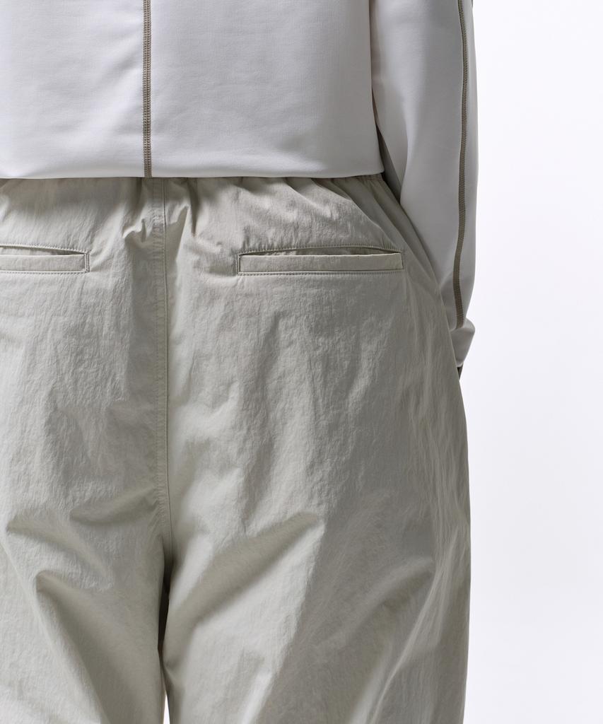 MUSINSA STANDARD [City Leisure] Fleece-Lined Wide Belted Parachute Pants [Dusty Cream]