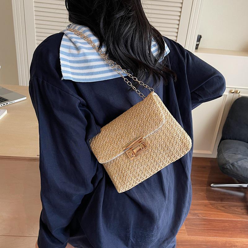 Buckle Closure Chain Crossbody Shoulder Bag Sweet Raffia Woven Women Sling Bag Solid Color Lightweight Beach Travel Purse