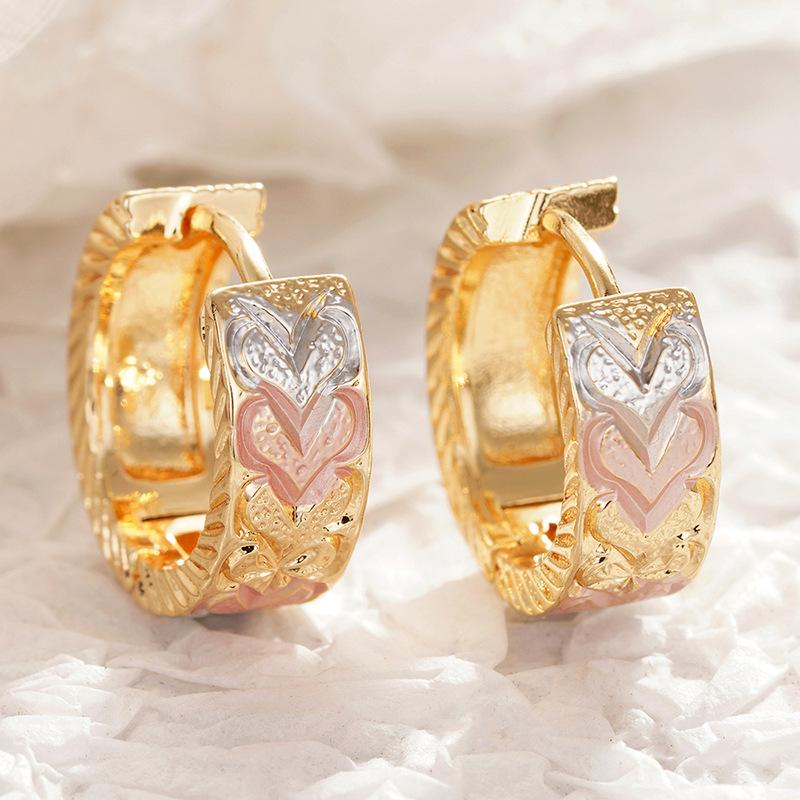 

2026 New European and American Multi Color Ear Buckle with Fresh Flowers, Fashionable and Elegant U-shaped Zircon Accessories