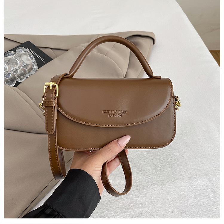 

Autumn and Winter Retro Handbag Bag Women s 2025 New Trendy Fashion Shoulder Bag Versatile Simple Commuter Crossbody Bag коричневый
