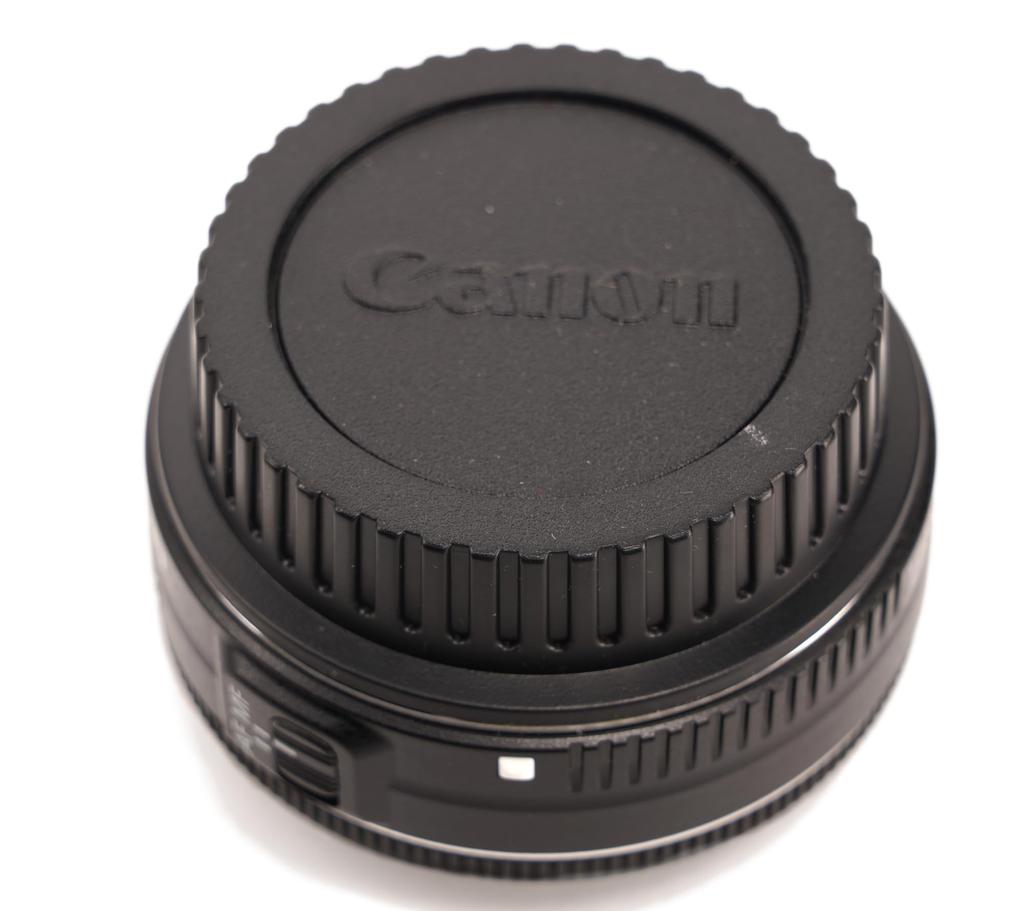 Canon 24mm STM Lens EF-S f/2.8