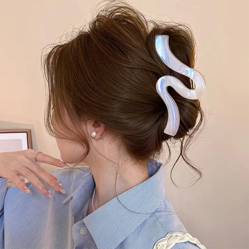 Trendy Hair Claw for Women with Large Wave Design, Shark Clip for Girls' Headdresses