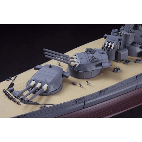 Hasegawa 1/450 Japanese Navy Battleship Yamato Plastic Model Z01