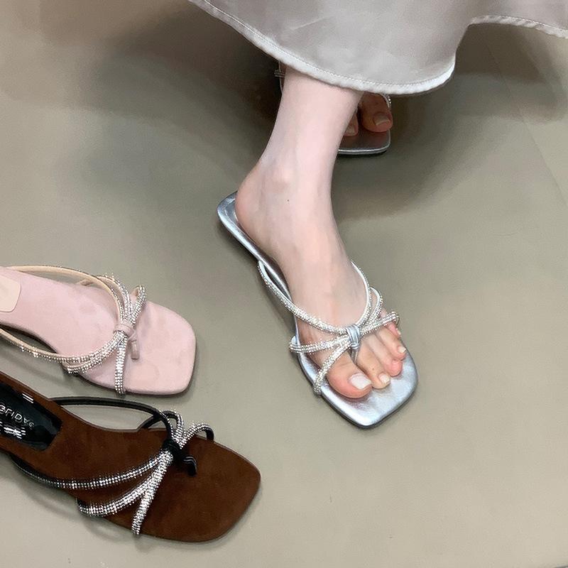 Thin strap rhinestone beach pink cool slippers 2025 new summer vacation one-word woman