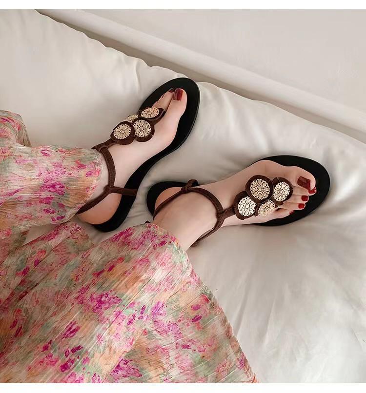 

Модные женские босоножки со стразами, лето 2024, новый темперамент, универсальные детские босоножки на плоской подошве и высоком каблуке 43