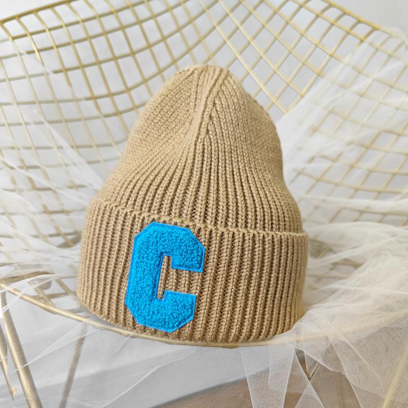Chapeau d'hiver simple multicolore avec grande lettre C pour femme, bonnet unisexe d'hiver, casquette d'extérieur épaisse et chaude, style hip-hop, sport, ski, tricoté