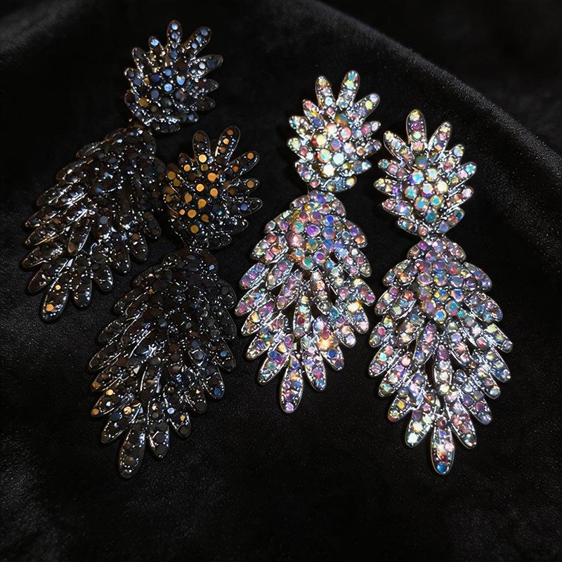 Silver Needle Rhinestone Flower Stud Earrings - Light Luxury Retro Court Style for Women