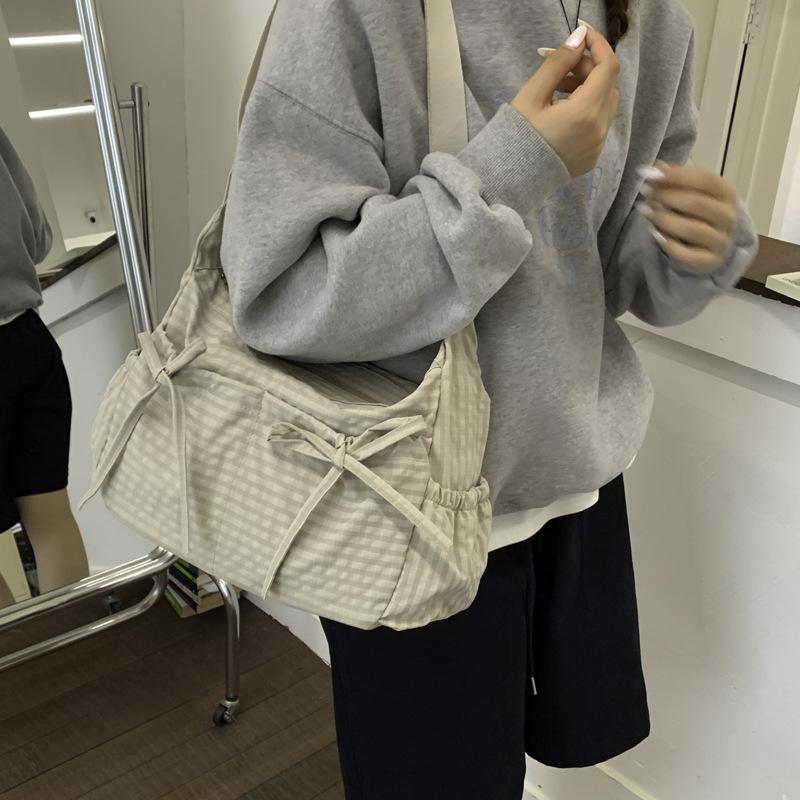 New Japanese large-capacity lazy wind messenger bag, high-end simple autumn and winter retro commuting versatile shoulder bag