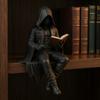 Statua di Uomo con Veste che Legge Mistero Gotico Statuetta Lettura Fantasy Veste Nera Scultura Seduta per Decorazione Libreria Scrivania di Halloween