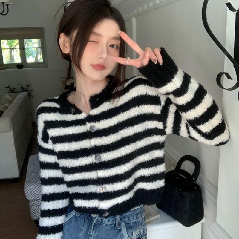 Strikket cardigan genser kvinner liten o-hals genser allsidig 2023 våren langermet late stripe genser cardigan kvinne topp