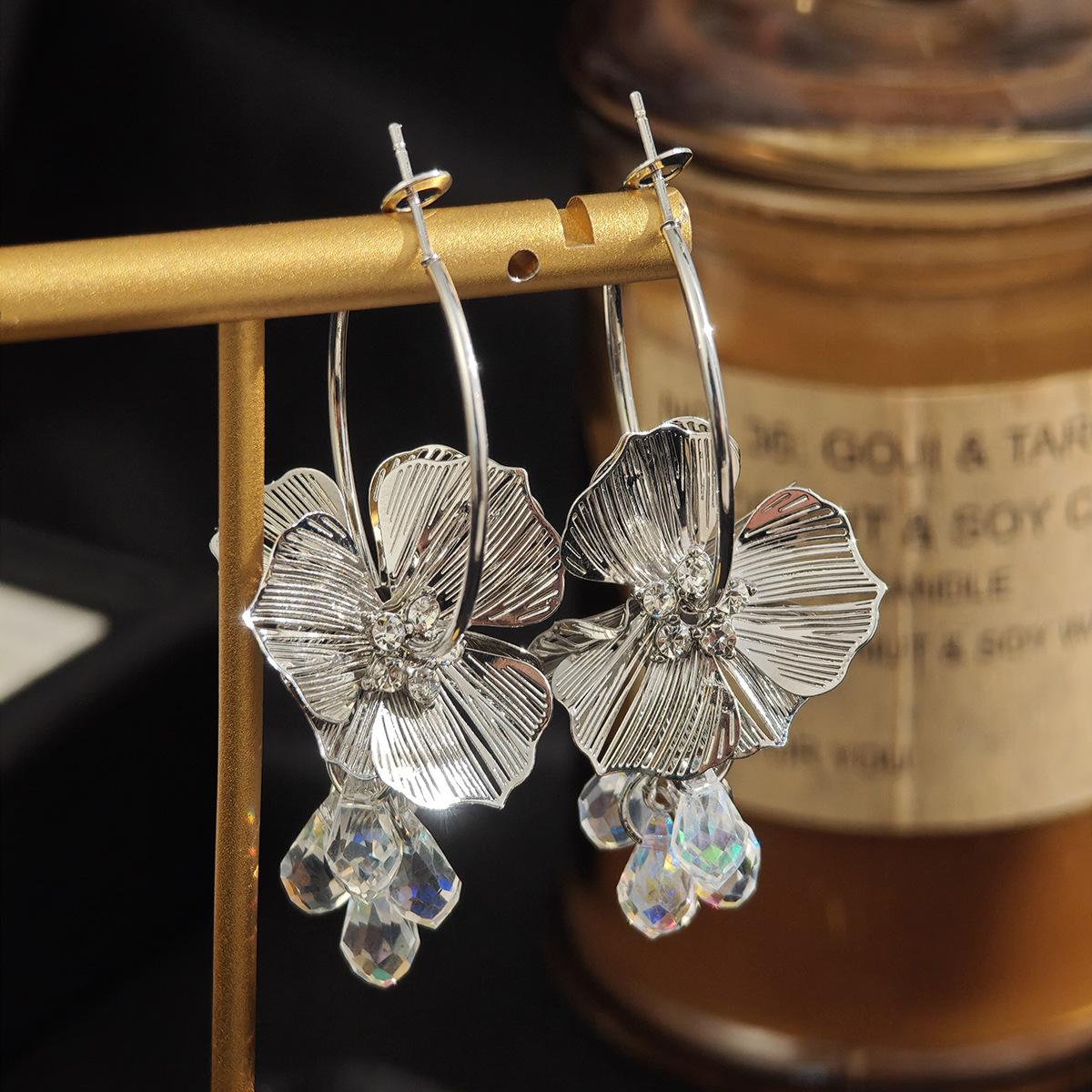 French Retro High-End Diamond-Encrusted Flower Crystal Fringed Earrings, Super Flash Temperament Light Luxury Fashion Earrings