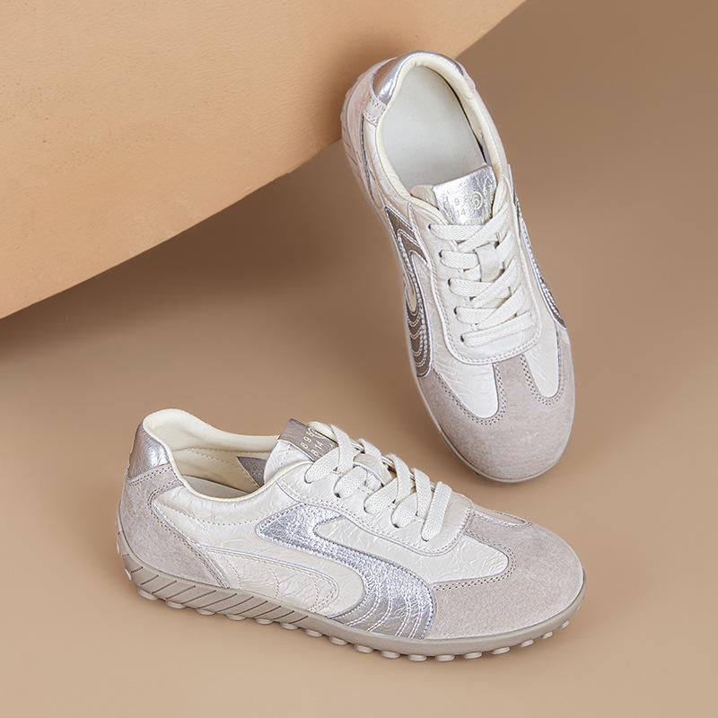 Leather German training shoes board shoes women's 2025 new flat heel soft sole white shoes casual sports show feet small Forrest Gump single shoes