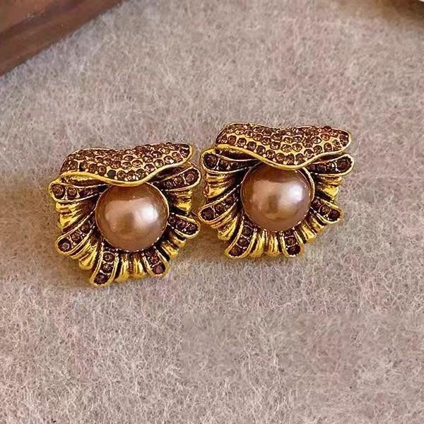 

Vintage Sunflower Shell Vintage Stud Earrings Vtage Medieval High-End Pearl Niche Unique Earrings Earrings