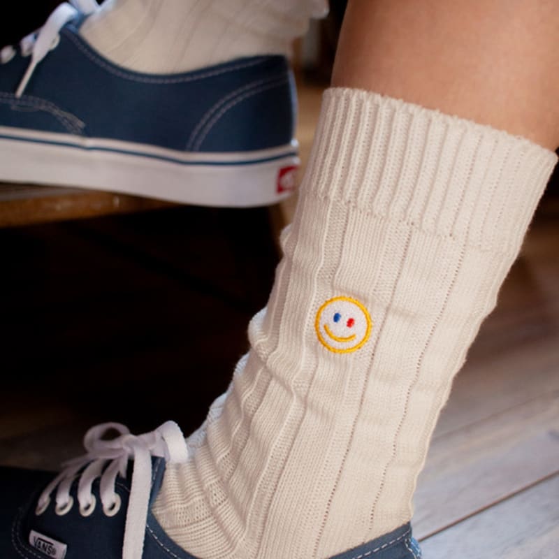 SNOOZY Smile Embroidered Knit Socks - White