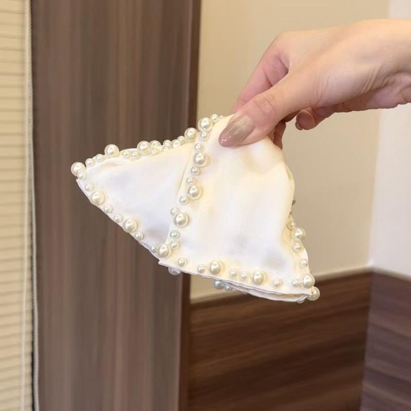 

French Luxury Pearl Satin Triangle Hair Clip for Women жемчужный/бежевый