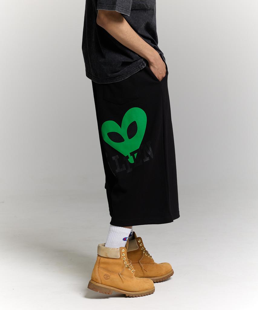 PHILIPPAKER Bermuda Giant One-Pleat Sweatshirt Crotch-Length Pants Lovelyon Black