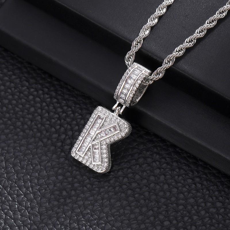Collana con Ciondolo Lettera in Rame con Incastonatura in Zirconia Stile Hip Hop Alfabeto Iniziale Charms Donna Uomo Gioielli Trendy