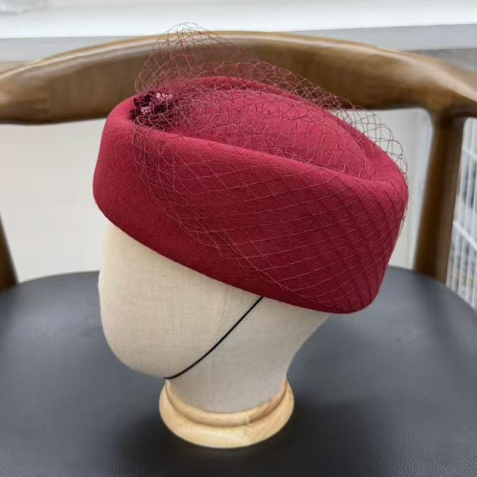 French Retro Mesh Wool Temperament Stewardess Hat Female Autumn and Winter Beret Medicine Box Hat Hepburn Style Elegant Top Hat