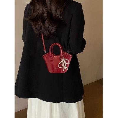 Sac seau panier à légumes rouge léger pour femme, nouveau sac bandoulière de luxe léger de niche haut de gamme