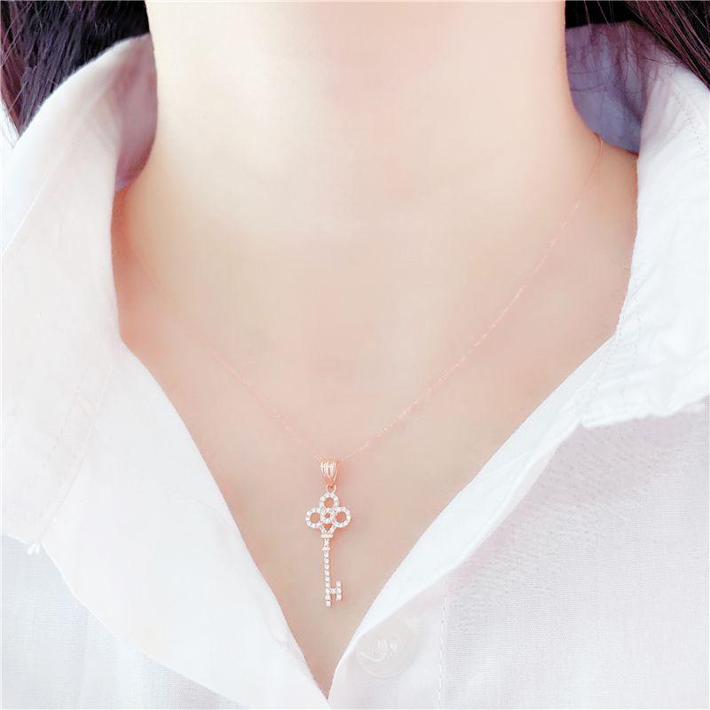 Exquisite 585 Purple Gold Russian Inlaid Zircon Shiny Key Pendant Fashionable High-End Rose Gold Plated Necklace