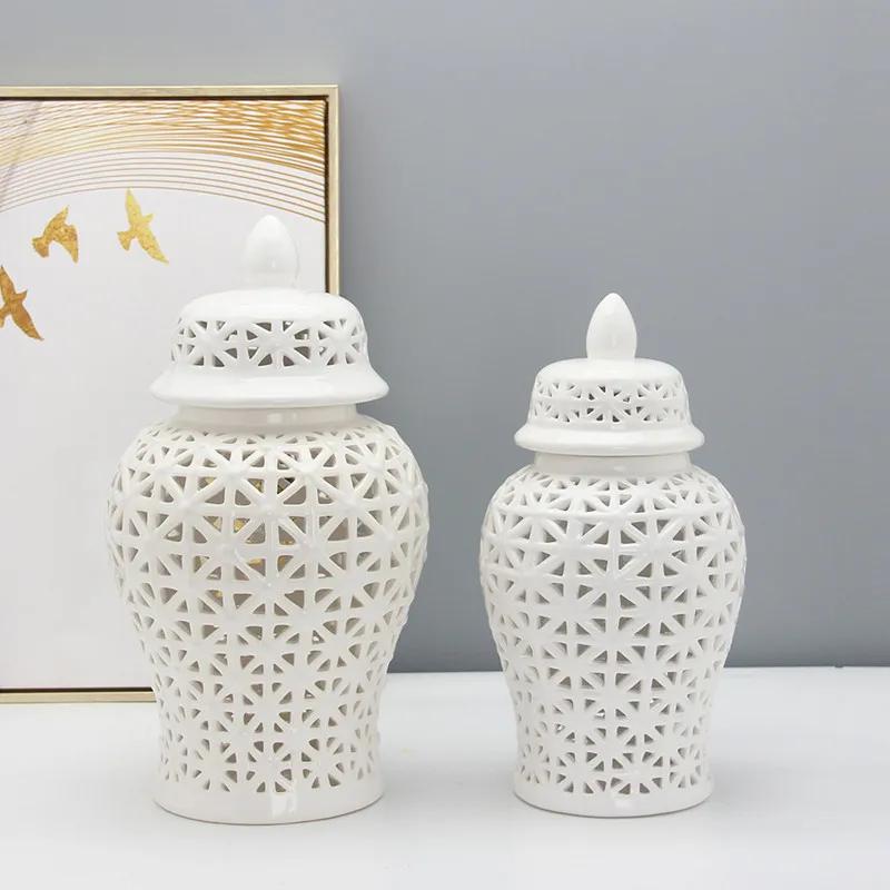 Modern Dried Flower Vase Hollow Ceramic Ginger Jar Desktop Storage Jar with Lid Home Decoration Flower Arrangement Accessories