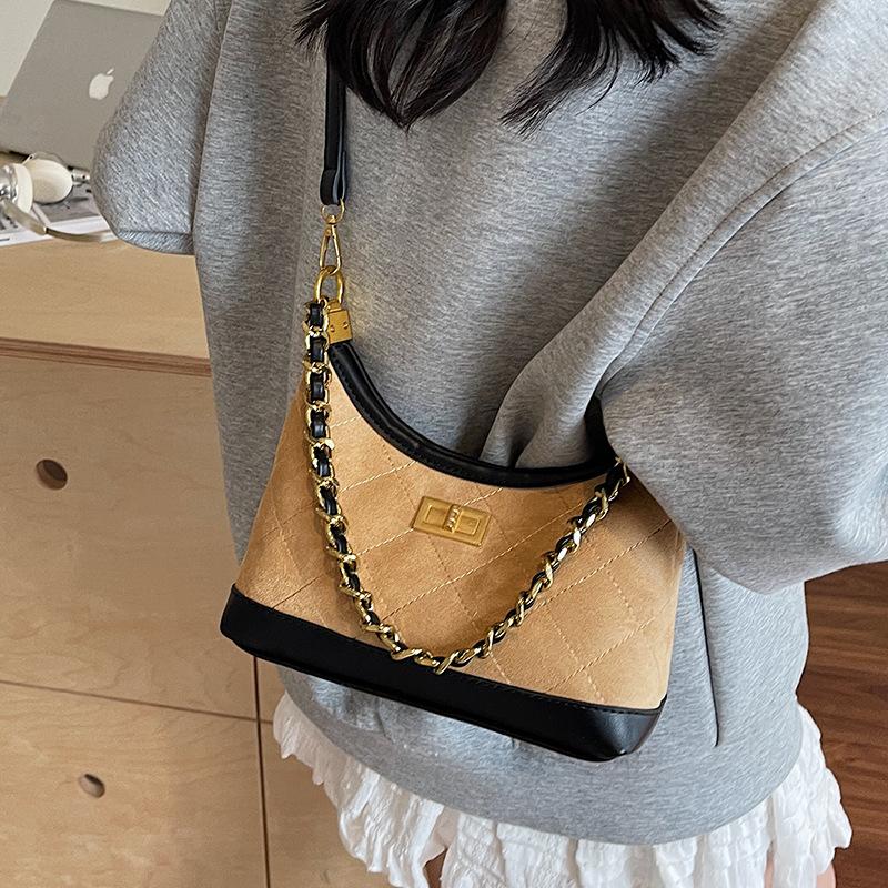 2025 new retro versatile niche chain stray bag simple fashion versatile high sense single shoulder messenger bag tide