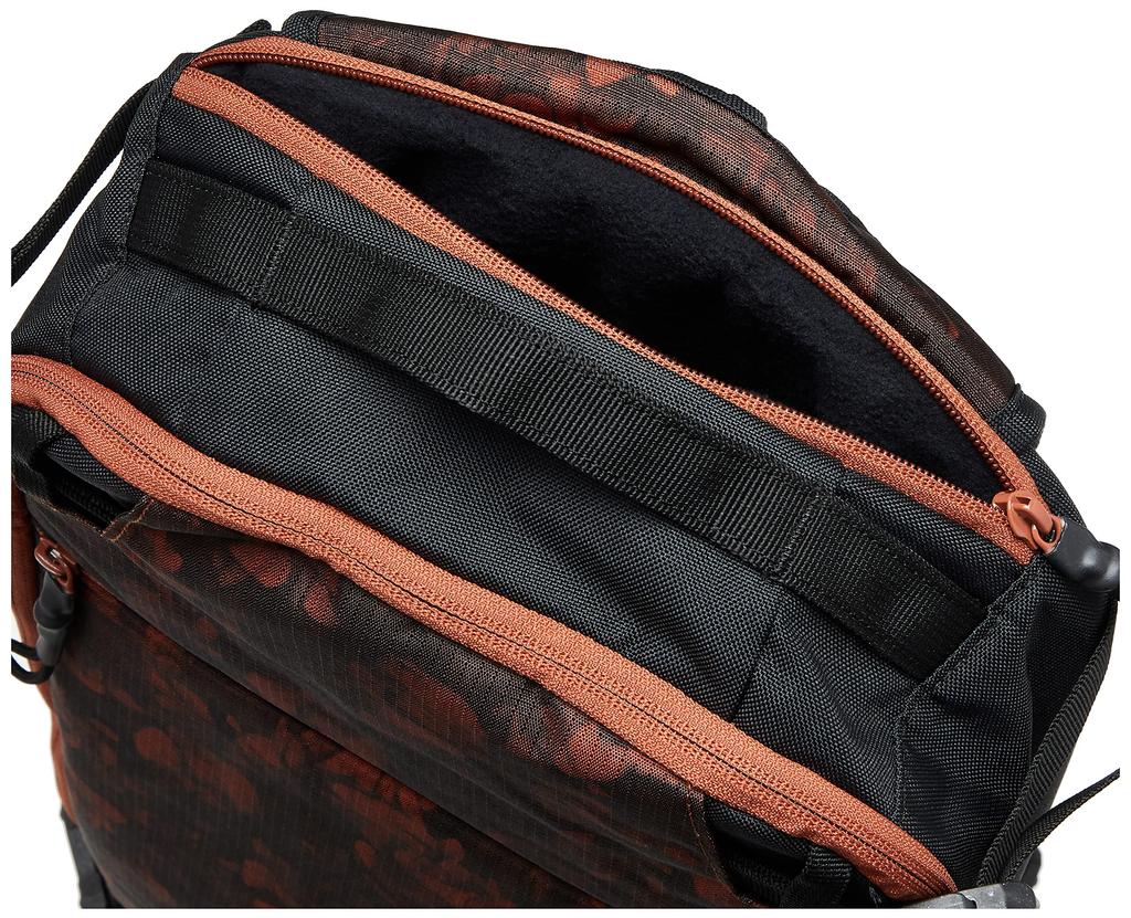 [Picture] Backpack 18L (SkiSnowboard Carry System) [BP171  BP18 BACKPACK] Bag E Iberis