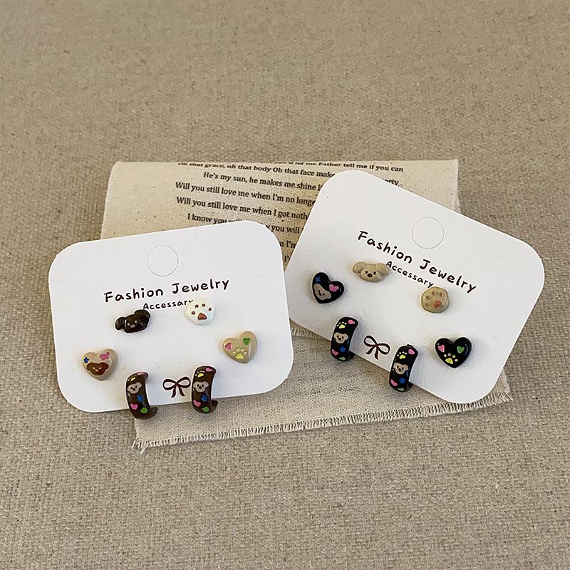 Cartoon Bear Heart Drip Oil Stud Earrings: Sweet, Versatile Fashion for Women