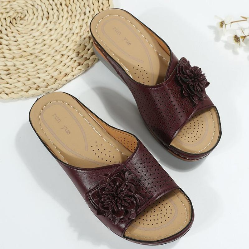 Don't Buy Slippers Indiscriminately. This Trendy Slipper Is Comfortable and Breathable T-shaped Wedge Heel Rubber Low Heel.