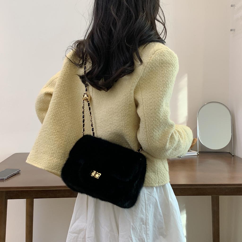 New Autumn and Winter Fluffy Square Bag Women's Foreign Style Plush Lock Shoulder Bag Versatile Fluffy Bag Chain Messenger Bag