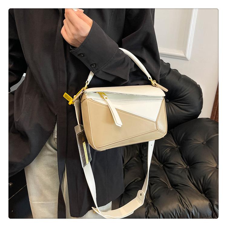 Портативная сумка через плечо с узором личи — фото 11