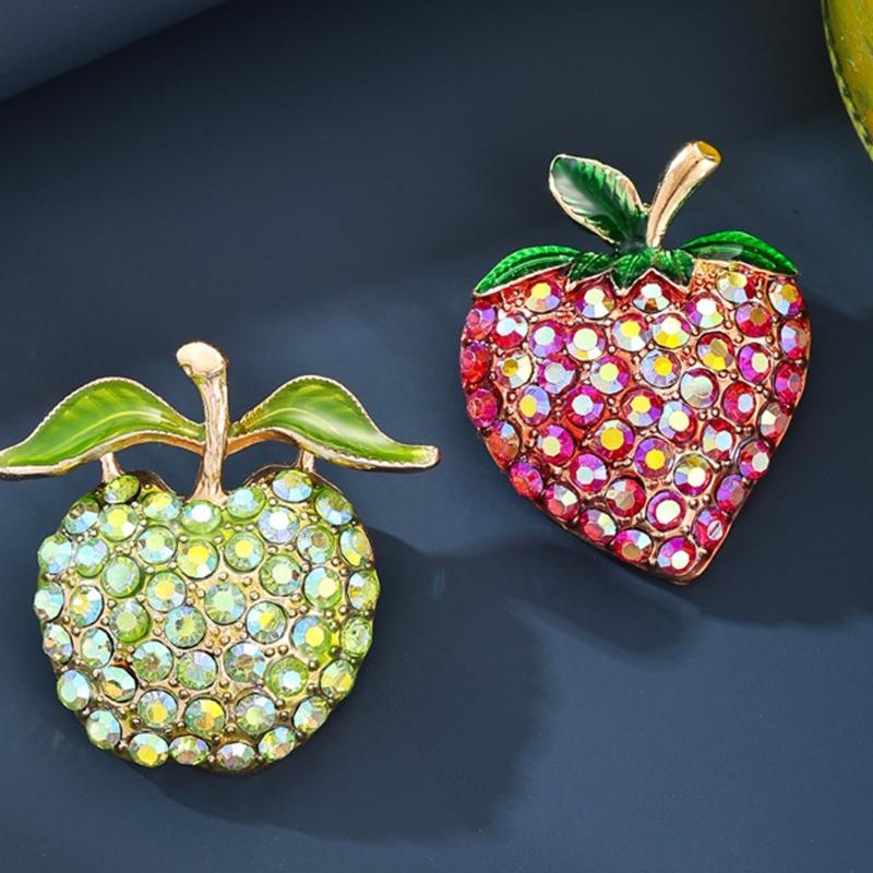 Elegant Apples And Strawberry Rhinestones Brooch For Women Fashion Accessory For Clothing And Backpack Enhancement Gift