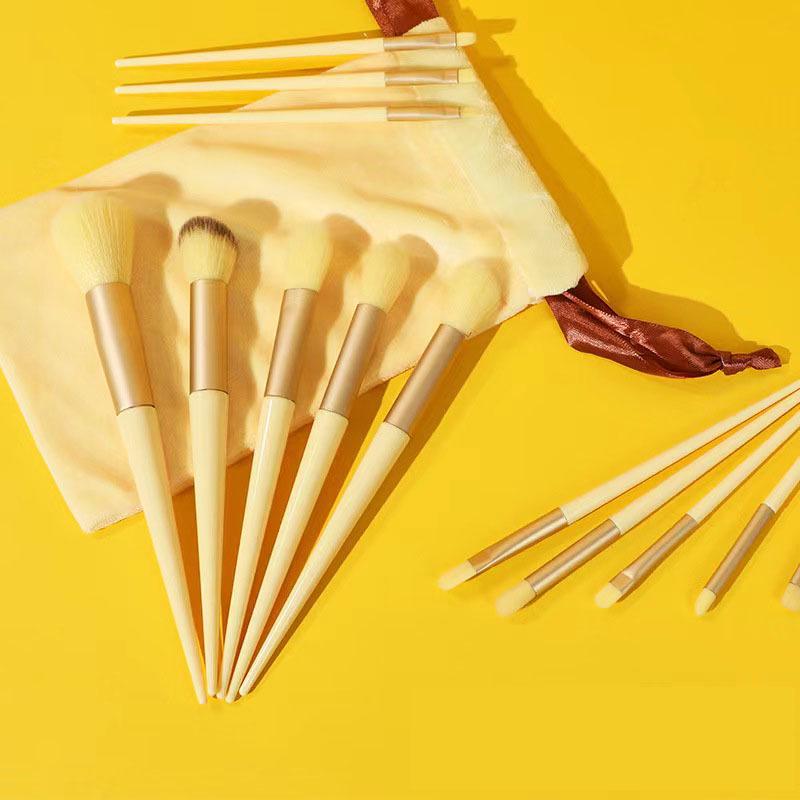 New Green 13-Piece Makeup Brush Set: Super Soft Brushes for All Seasons