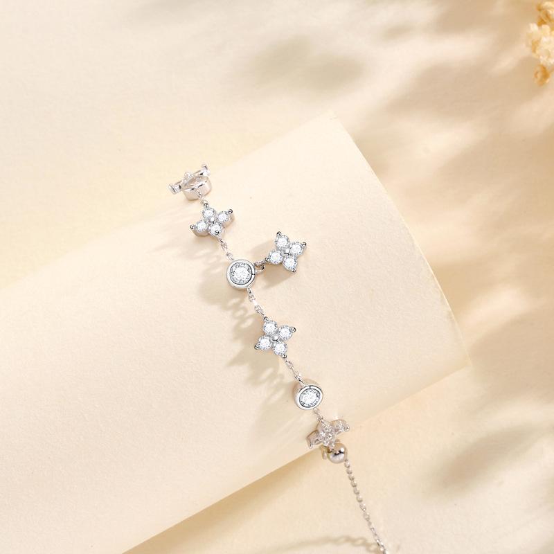 Four-leaf Clover Bracelet Women's Fashion Light Luxury Niche High-end Ins Wind Adjustable Bracelet Jewelry Women