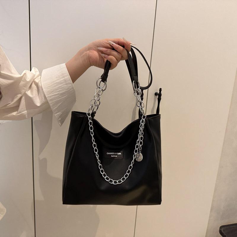 New large-capacity tote bag crossbody popular bag fashionable trendy women's shoulder bag handbag chain versatile bag