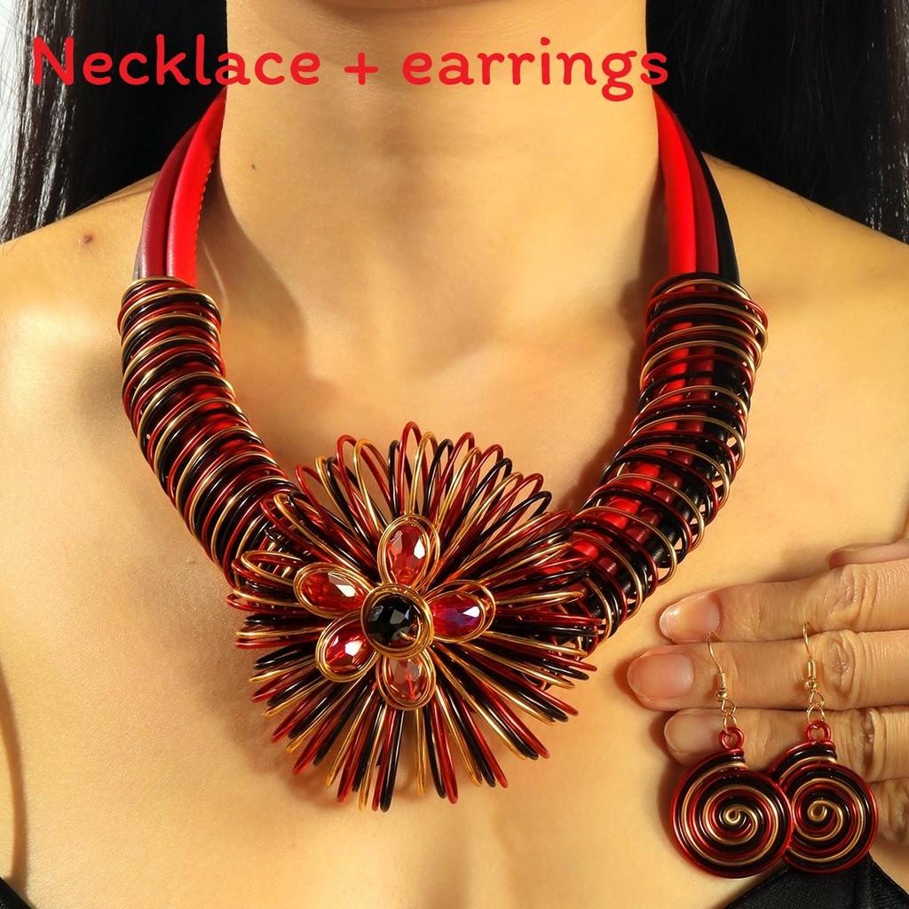Modern Water Crystal Floral Jewelry Set With Alloy And Embossed Embedding For Spring Wear