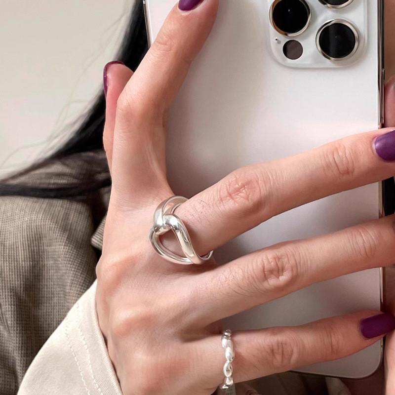

Cross Hollow Unique Design Copper Ring For Women Elegant Adjustable Fashion 2024 J4684