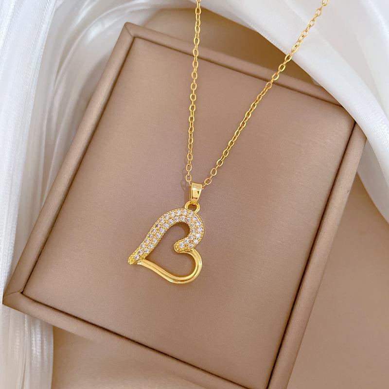 Love Peach Heart Full Diamond Light Luxury Temperament Gorgeous Full Diamond Necklace Female Versatile Collarbone Chain Titanium Steel Chain