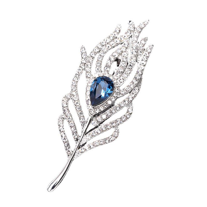 Nordic Style Diamond Women's Brooch - Korean Rhinestone Inlaid Design