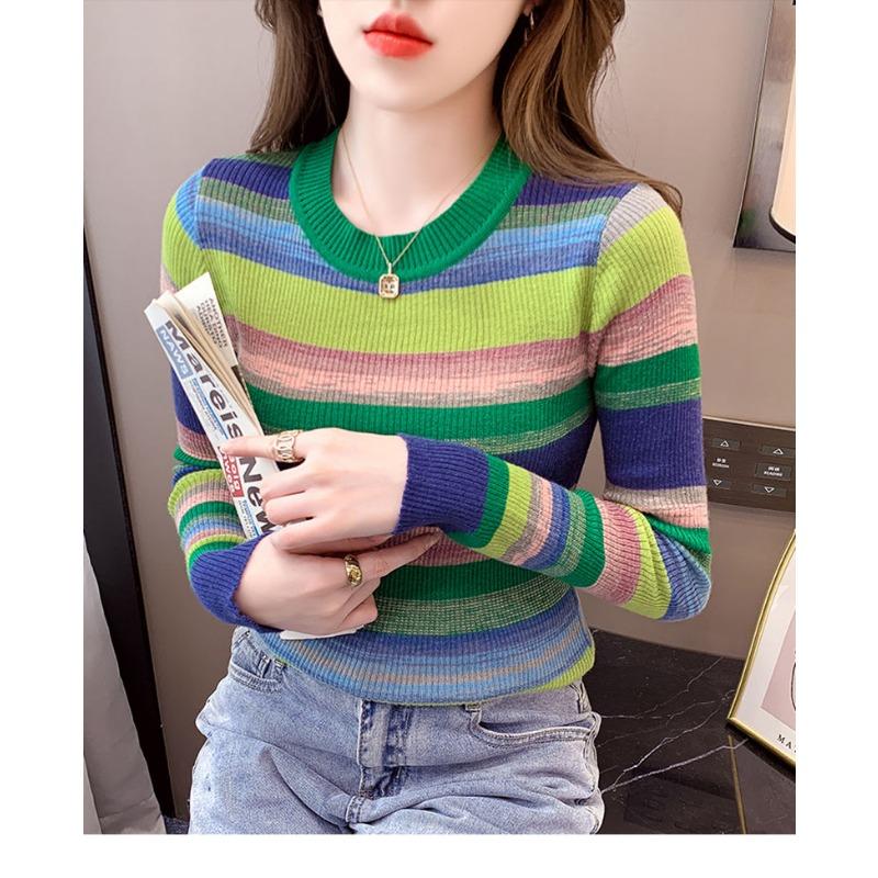 Nový Vlněný Podzimní a Zimní Svetr s Dlouhým Rukávem Pletený v Duhových Pruzích pro Ženy Tenký Svetr Základ Snižující Věk