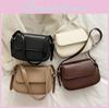 Schicke Vintage Kleine Quadratische PU Umhängetasche Für Damen Trendige 2021 Mode Retro Geldbörse