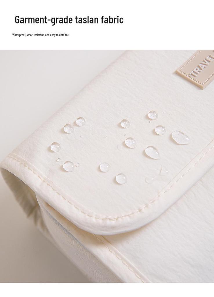 Twill Waterproof Hanging Toiletry and Makeup Organizer with Wet/Dry Separation